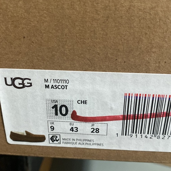 Ugg slipper size 10-11 - Picture 5 of 6